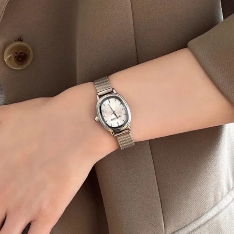 Small Oval Dial Green Watch Si - Lux Watch recensie en prijs
